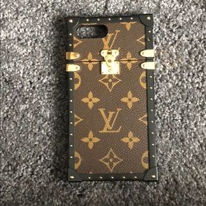 Louis Vuitton iPhone 7+ trunk case